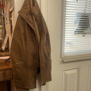 Soft suede brown stressed zip of jacket